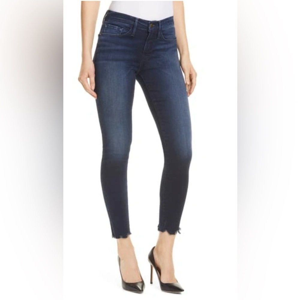 Frame Jeans. Le Skinny de Jeanne. Size 29. Mid Rise. Chewed Hem.